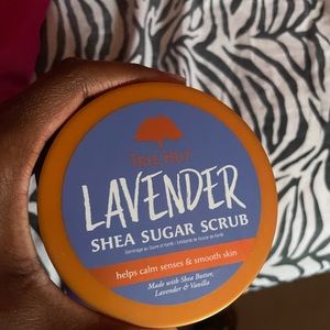 ✨Treehut Lavender Shea Body Scrub✨